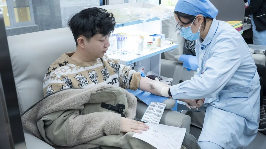 当“天使白”献上“热血红”：我院积极响应卫健局无偿献血活动(图8)