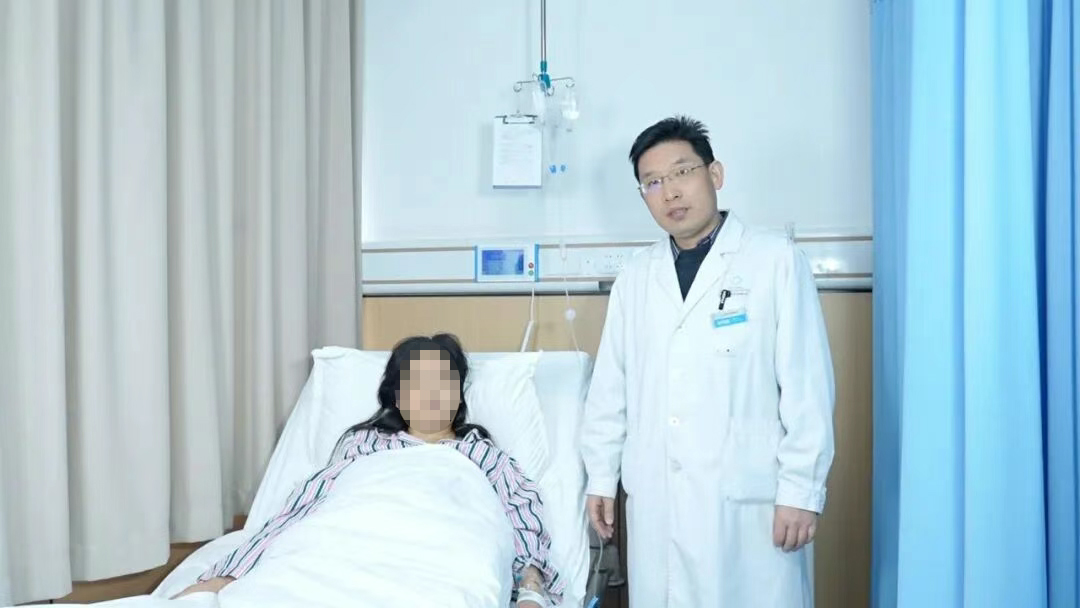 腹部不适不重视,一顿腊肉香肠把她送进医院【四川胆结石专科医院】(图1) 腹部不适不重视,一顿腊肉香肠把她送进医院【四川胆结石专科医院】(图1)