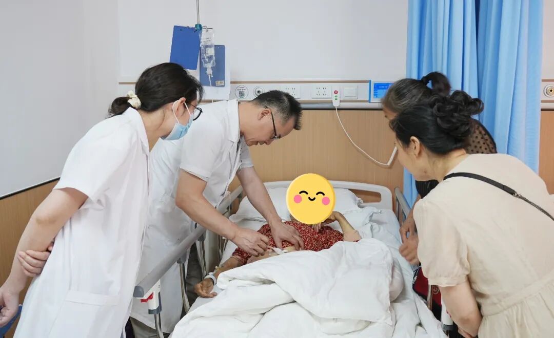 结石+多项高危因素“夹击”！79岁老人如何化险为夷【四川结石病医院】(图2)